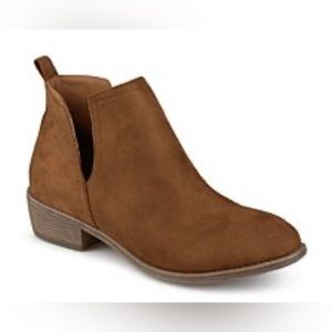 Journee Collection Rimi Bootie in Tan. Size 8.5. Low Heel. Lightly Worn.